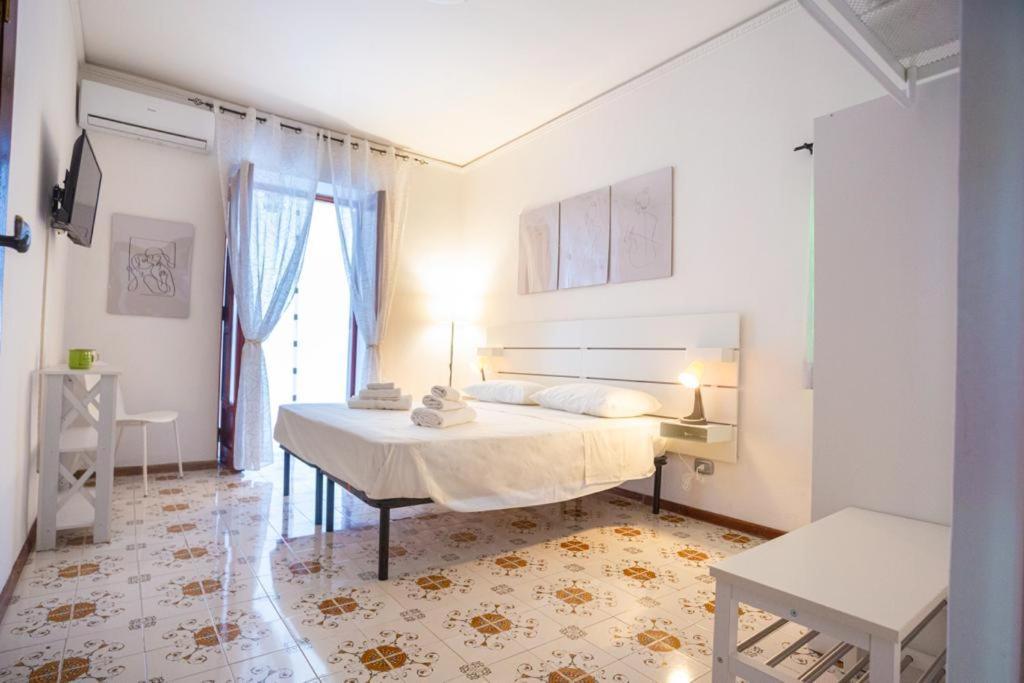 Villa Rosa Rooms 伊斯基亚 外观 照片